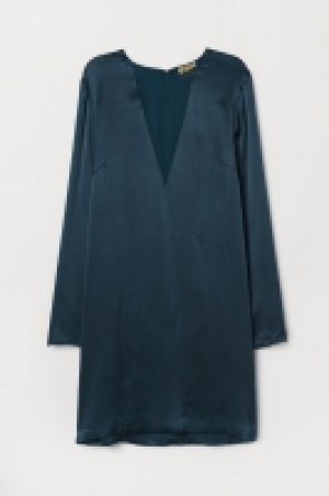  Short satin dress 19.99 €