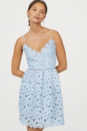 Lace V-neck dress 29.99 €