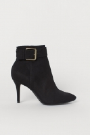  Ankle boots 19.99 €