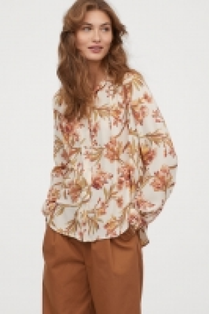 Long-sleeved blouse 5.99 €