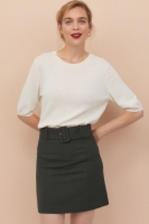  Skirt with a belt 24.99 €