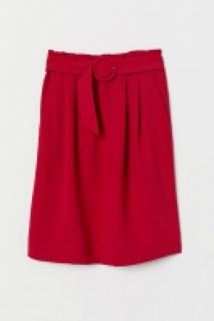 Skirt with a belt 12.99 €