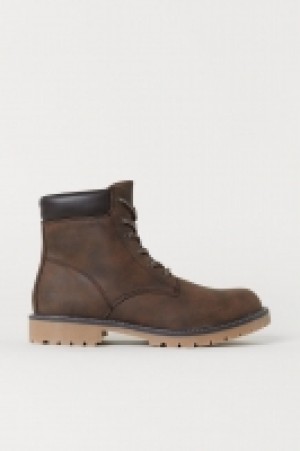  Boots 30.00 €