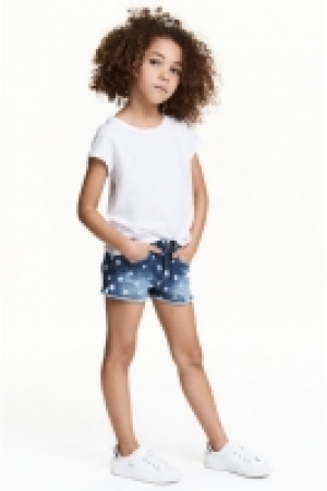  Patterned denim shorts 11.00 €