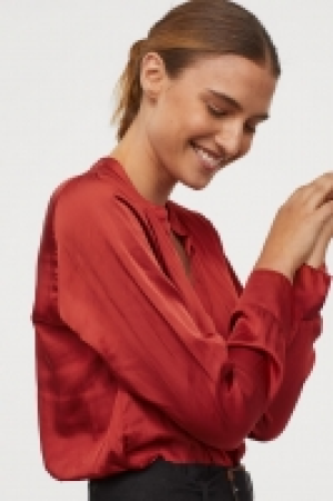  V-neck blouse 14.99 €