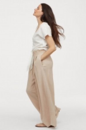  V-neck tie-hem blouse 8.99 €