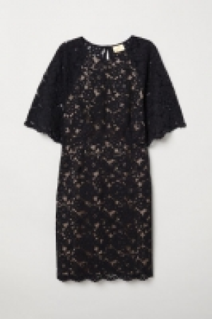  Short lace dress 24.99 €