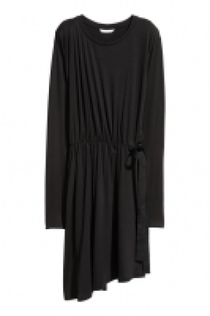  Tie-detail dress 17.99 €