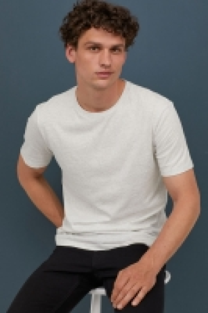  Cotton and silk T-shirt 10.00 €