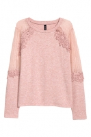  Fine-knit jumper with lace 15.00 €