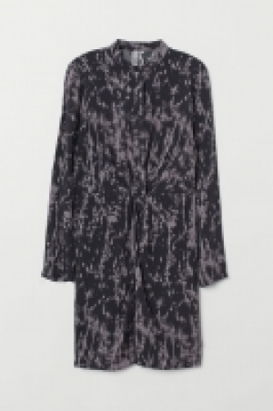  Dress with a knot detail 10.00 €