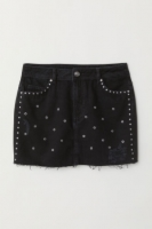  Denim skirt with studs 15.00 €