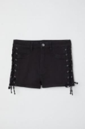  Shorts with lacing 10.00 €