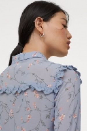  Blouse with ties 15.00 €