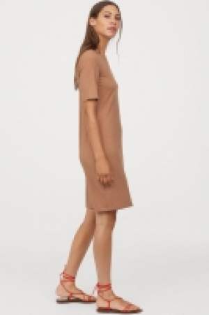  Ribbed jersey dress 7.99 €