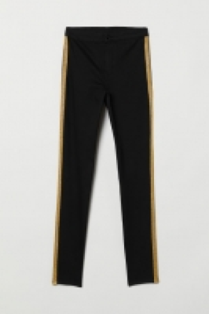  Twill side-striped trousers 10.00 €