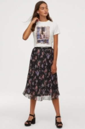  Pleated skirt 21.00 €