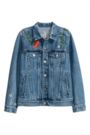 Embroidered denim jacket 19.99 €