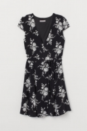  Crêpe dress 12.99 €