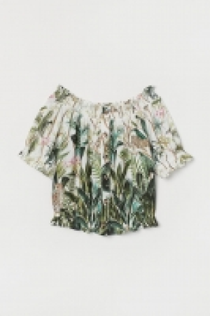  Off-the-shoulder blouse 12.99 €