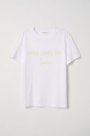  T-shirt with embroidery 9.99 €