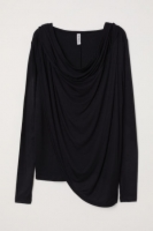  Draped hooded top 15.00 €