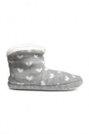  Knitted slippers 8.00 €