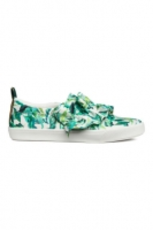  Slip-on trainers 11.00 €