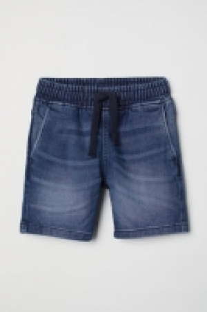  Pull-on shorts 10.00 €