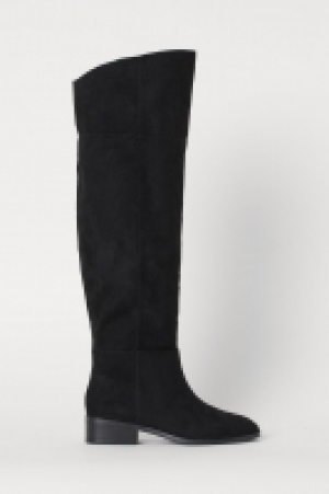  Knee-high boots 29.99 €