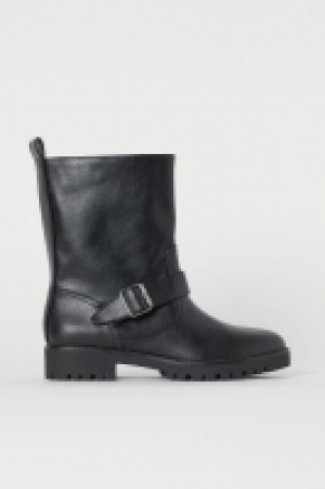  Biker boots 24.99 €