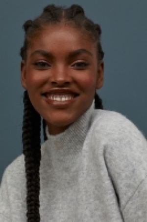  Knitted turtleneck jumper 17.99 €