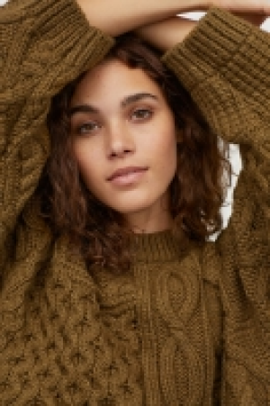  Cable-knit jumper 24.99 €