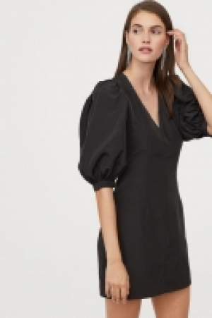  Puff-sleeved dress 34.99 €
