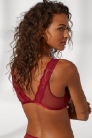 Non-wired lace bra 7.99 €