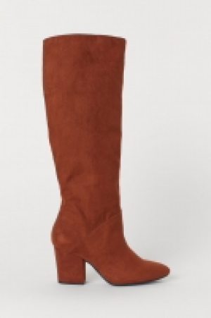  Knee-high boots 34.99 €
