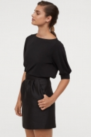  Textured-weave skirt 17.99 €