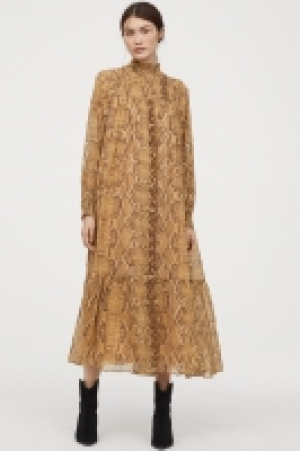  Dress with a stand-up collar 23.99 €