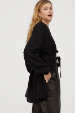  Cardigan with a tie belt 19.99 €
