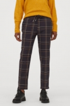  Pull-on trousers 17.99 €