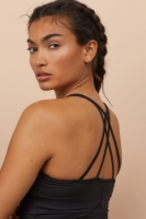  Sports top with sports bra 7.99 €