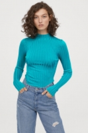  Turtleneck jumper 19.99 €