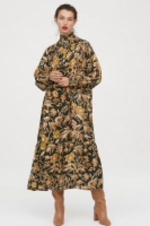  Dress with a stand-up collar 24.99 €