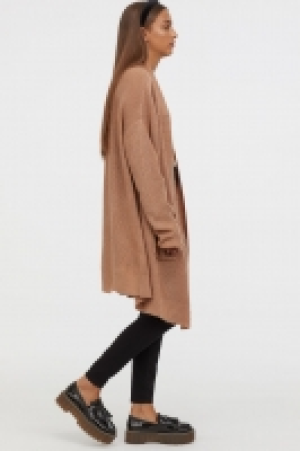  Knitted cardigan 15.00 €