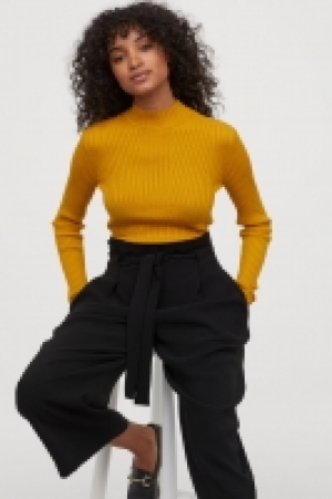  Ribbed jumper 9.99 €