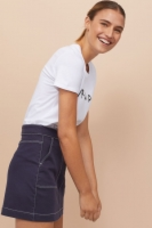  T-shirt with a motif 7.99 €