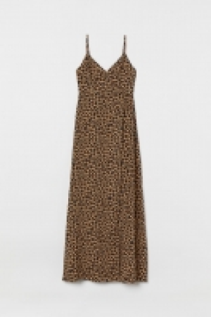  V-neck maxi dress 15.00 €
