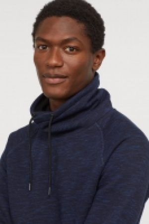  Funnel-collar sweatshirt 14.99 €