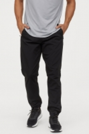  Sports trousers 17.99 €