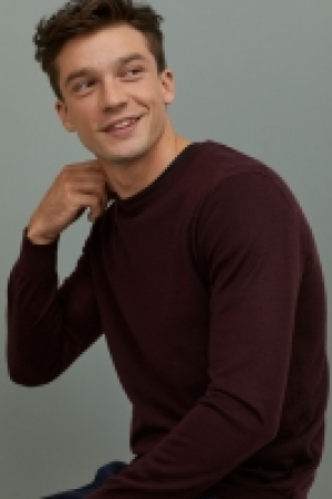  Knitted wool-blend jumper 19.99 €